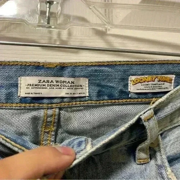 Zara Looney Tunes Distressed Ankle Jeans Sz 2 - Picture 8 of 15